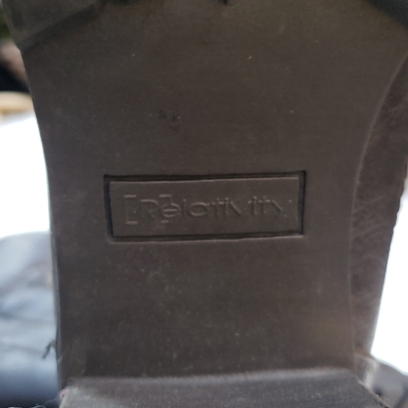 Relativity Chocolate Brown boots 9M - Picture 7 of 8